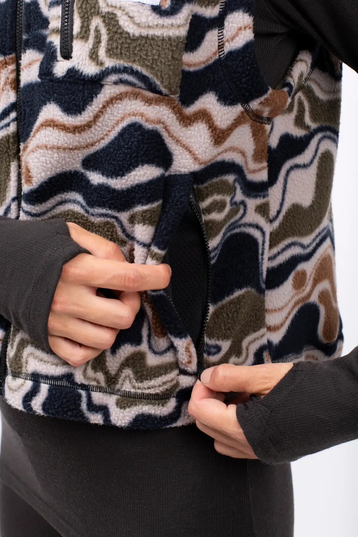 BOXY SHERPA VEST